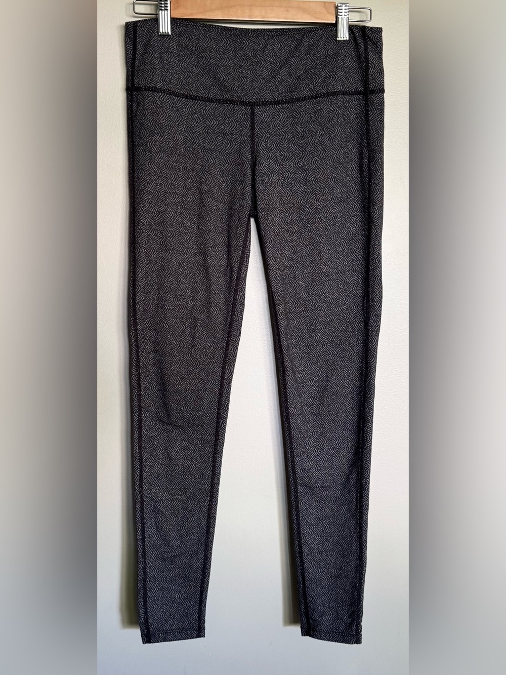 Athleta MT Black Gray Geometric Print Full Length Leggings Medium Tall